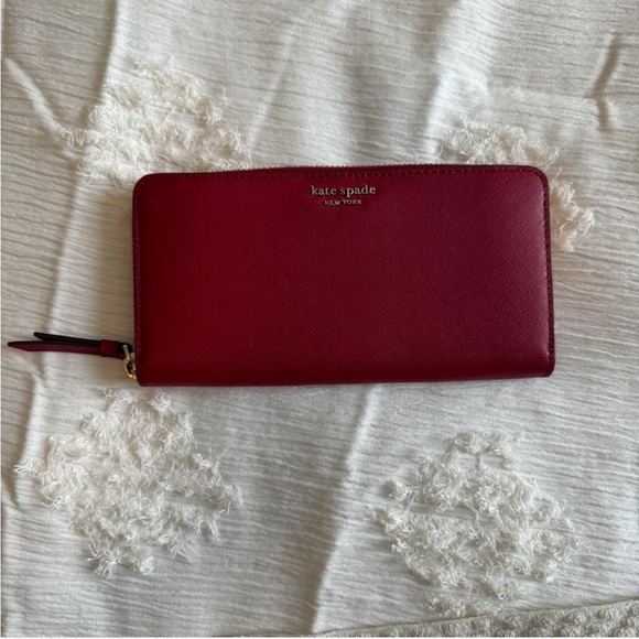 Kate Spade Handheld Wallet - Picture 1 of 2